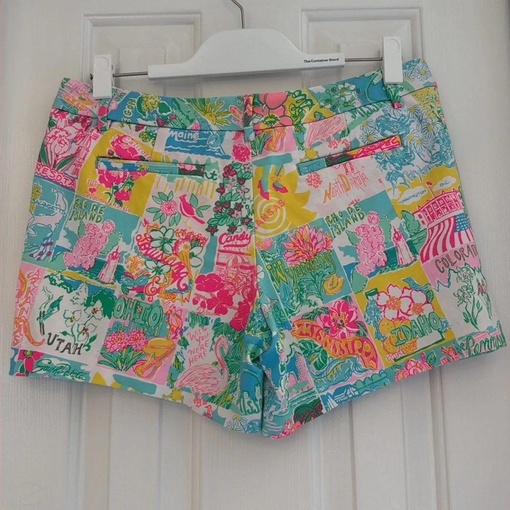 NWT Lilly Pulitzer Callahan knit shorts. States of mind print. Size 8